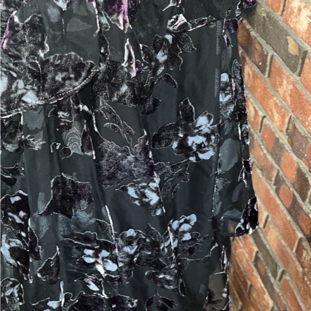 Beautiful Blouse - Picture 4 of 6